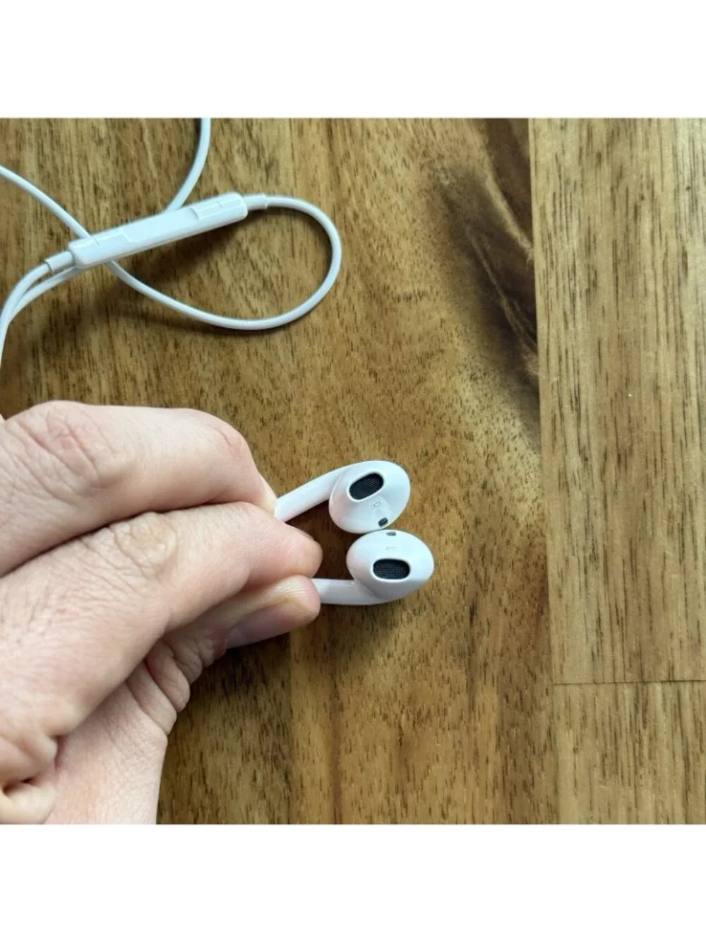 OEM Apple iPhone Wired Earpods Earphones Earbuds Lightning Authentic Retro Tech
